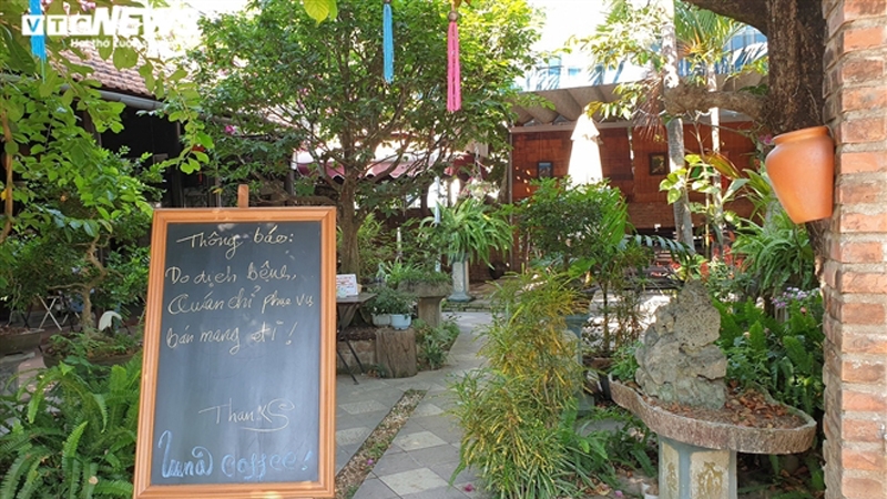 Eateries close amid COVID-19 spread